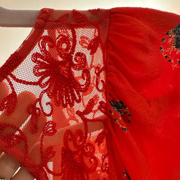Free People Mockingbird Red Floral Flowy Mini Dress Size 4 🌺 - Picture 6 of 7